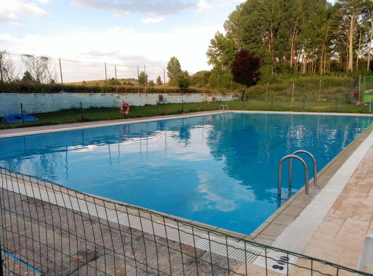 Apartamento Ribera Del Duero Reserva Tubilla del Lago Exterior foto